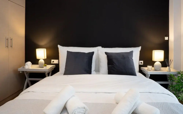 Black Pearl apt in Koukaki