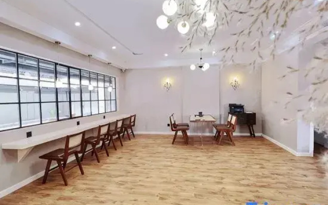 Qingpu Art Hotel