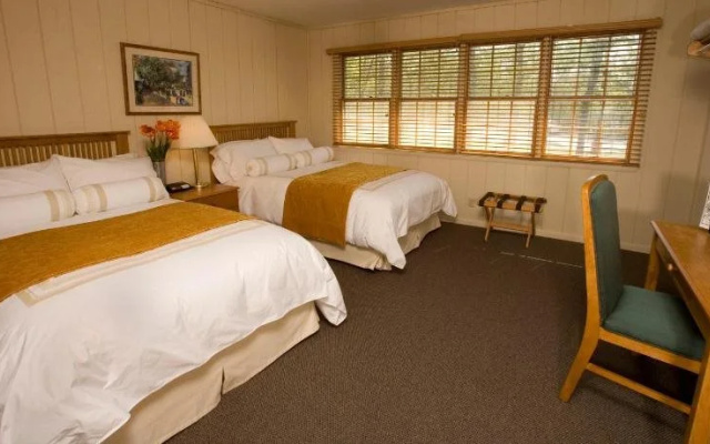 POSTOAK Lodge and Retreat