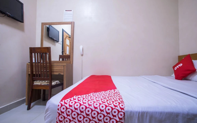 OYO 43929 Adak Hotel