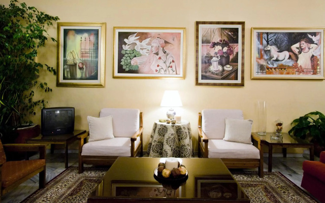 Kouros Hotel