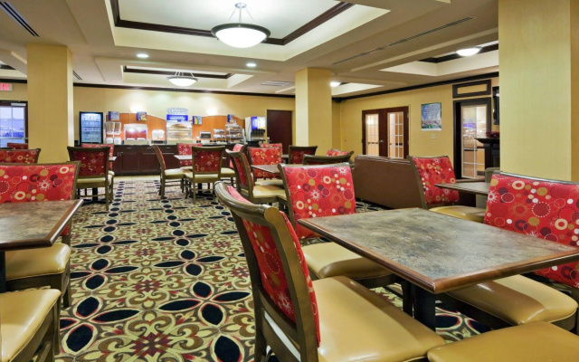 Holiday Inn Express Selma