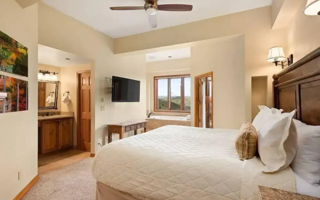 Snowmass Ski-in, Ski-out 3 Bedroom Condo
