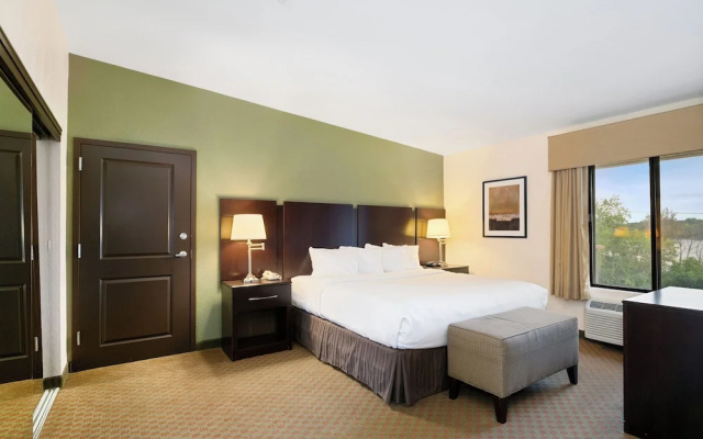 Antioch Hotel & Suites