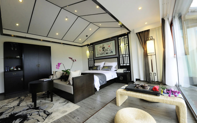 Peach Blossom Resort Hotel