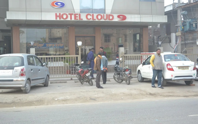 Hotel cloud 9