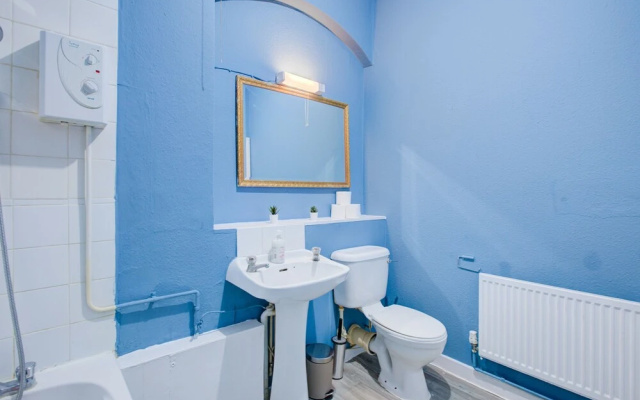 Inviting 2-bed Budget Apartment in London