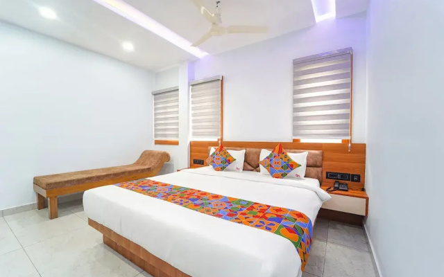 Fabhotel Q One Plaza