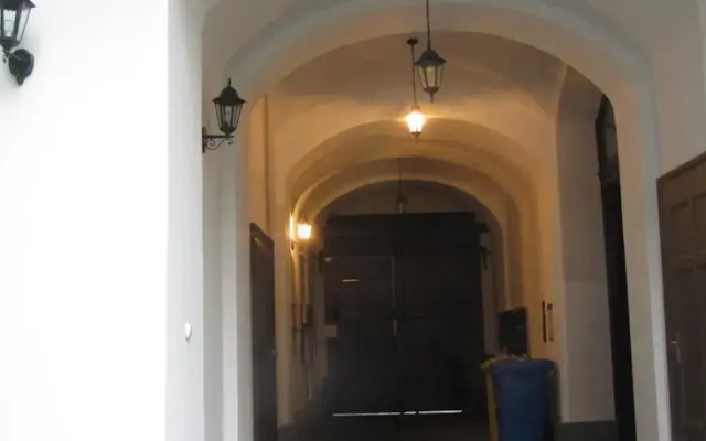 Gold Street Apartment