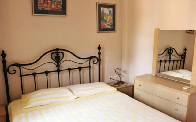 Mon Repos Two Floor Apartment