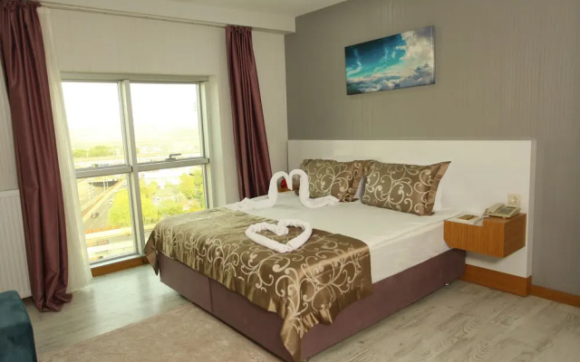 The City Walls Suit Hotel