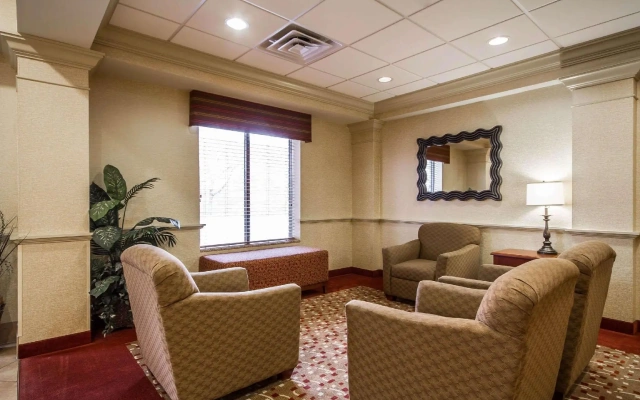 Sleep Inn & Suites Milwaukee Airport