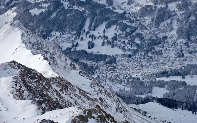 Schweizerhof Ferienwohnungen Lenzerheide 2