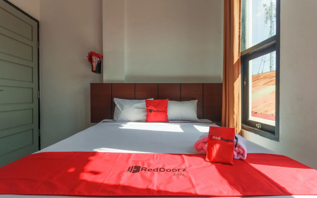 RedDoorz Near Jalan Sudirman Padang
