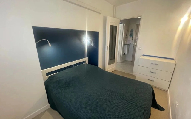 Peaceful La Pinede Apartment for Couple