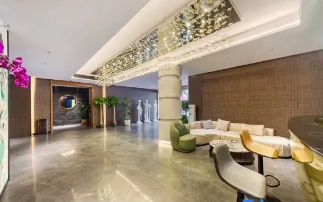 Sanxiang Zhenpin Hotel (Xiangtan Wanda Plaza)
