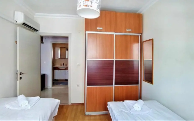 Flat Close to Beach With Balcony in Konyaalti