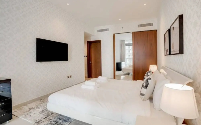 Contemporary Apt in Marina Gate Infinity Pool!