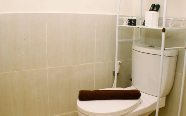 Homey And Nice 2Br At Meikarta Apartment