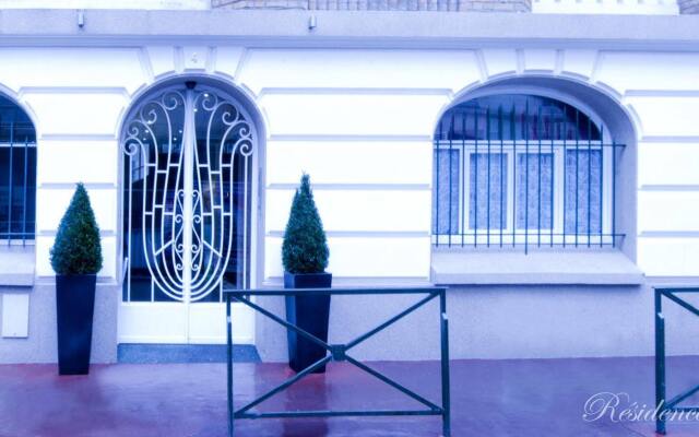 Отель Residence Courcelle вид на фасад