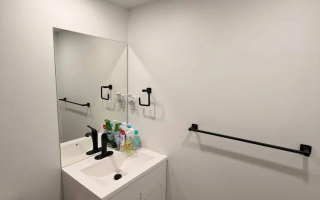 Room-haven in the Prairies 1BR S