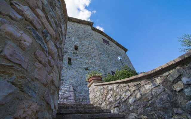 Отель Il Castello Di Perchia Сполето вид на фасад