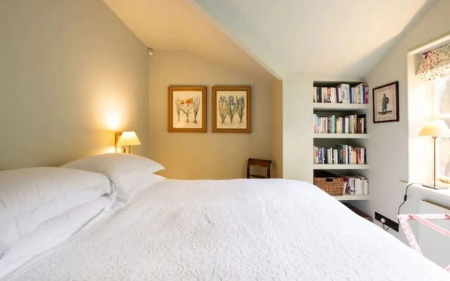 London Living 3 Bedroom Home in Chelsea