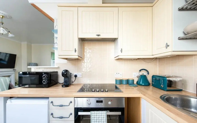 Seaview 2-bed With Private Parking, Portishead