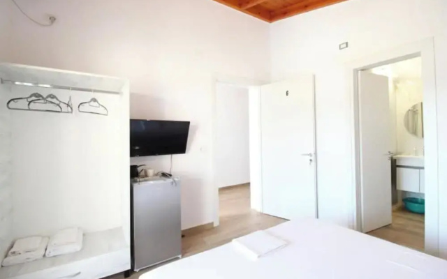 Sunny Villa