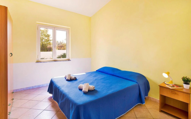Amazing Home in S.giovanni Zambrone With 2 Bedrooms and Wifi