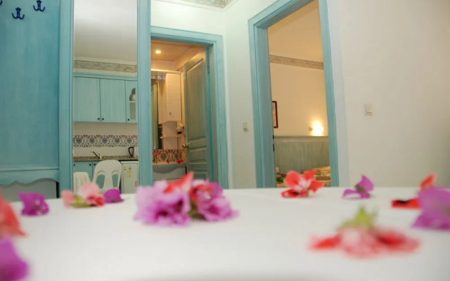 Risus Suit Hotel