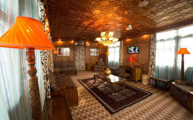 Отель Swan Group Of Houseboats