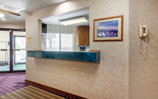 Chamberlain Days Inn Oacoma