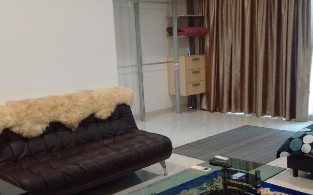 Отель LH Apartment @ Regalia Малайзия, Куала-Лумпур - отзывы, цены и фото номеров - забронировать отель LH Apartment @ Regalia онлайн комната для гостей