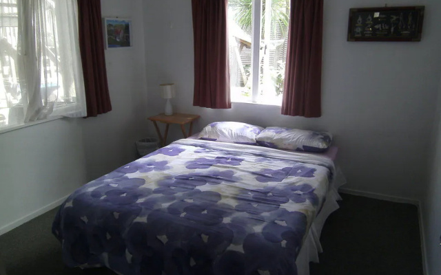 Cap'n Bob's Beach House - Hostel