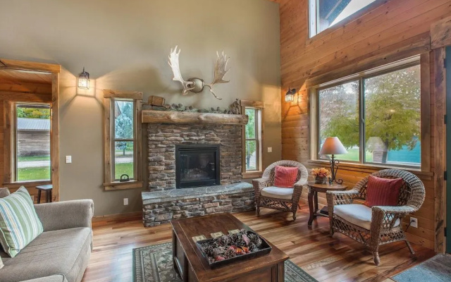Icicle Creek Lodge