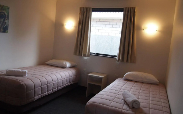 Airport Lodge Motel