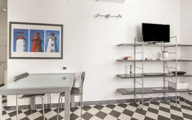 Modern Apartment in Genova Near Christopher Columbus House