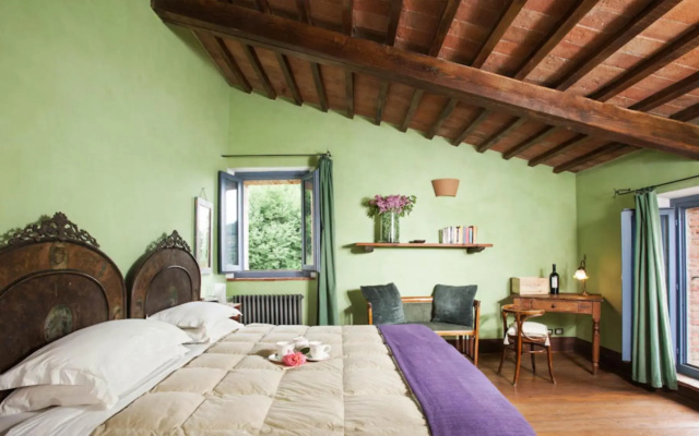 Independent Residence With 14 Beds in Montepulciano-podere Monti