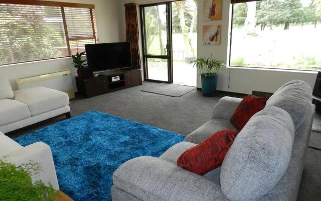 Fairway View Holiday Home - Motueka