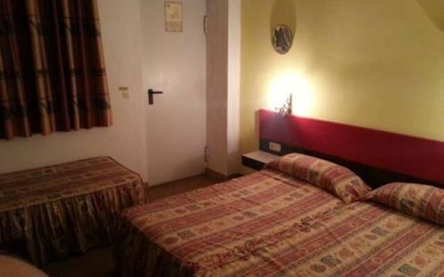 Отель Hostal Mestral Испания, Льорет-де-Мар - отзывы, цены и фото номеров - забронировать отель Hostal Mestral онлайн