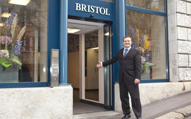 Hotel Bristol Zurich вид на фасад