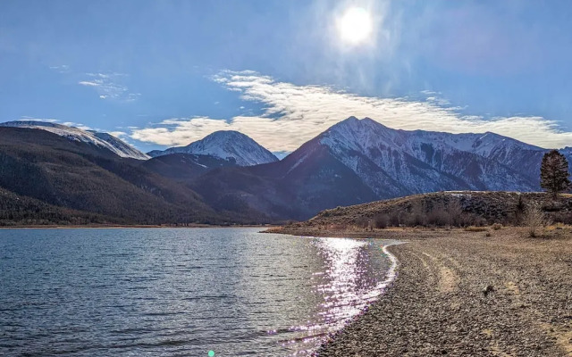 Lake Cabin w/ King Bed, Foodie Kitchen, & Views