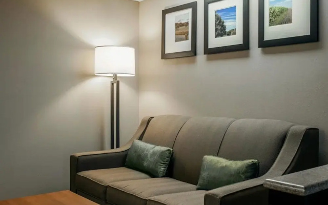 Comfort Inn & Suites