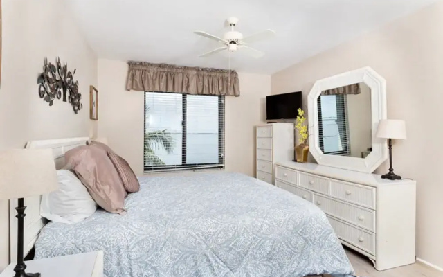 Mariner Point 1043