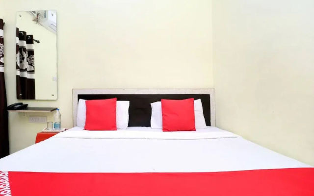OYO 27650 Gian Residency