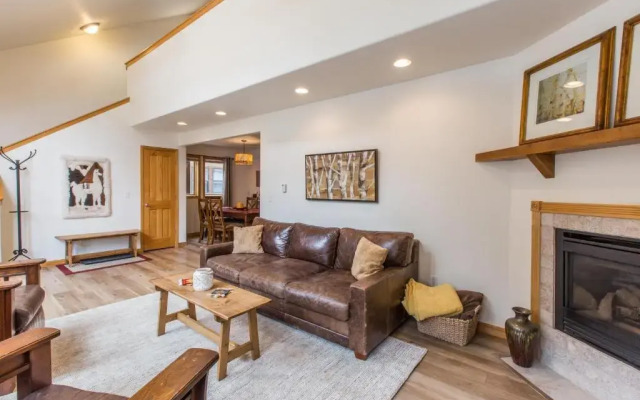 1490OAK Grandview Condo