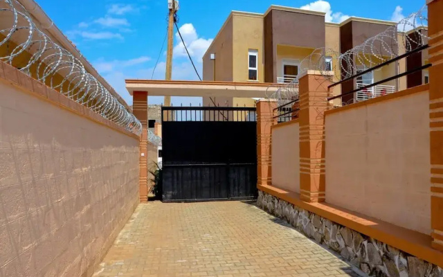Kampala - Apartment - Sleeps 4 - Parking