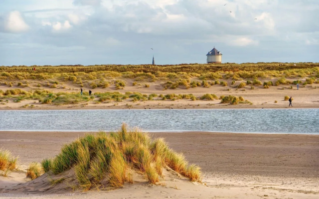 Stylish Zeedijk Sea Escape