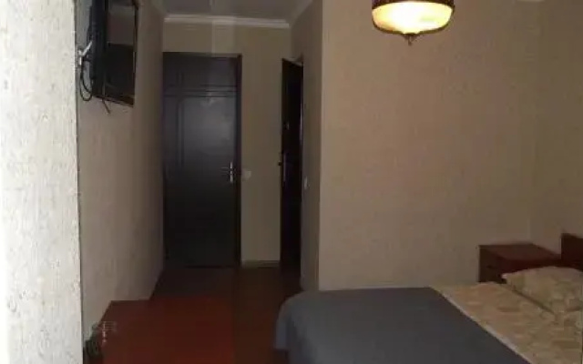 Hotel Piano 2